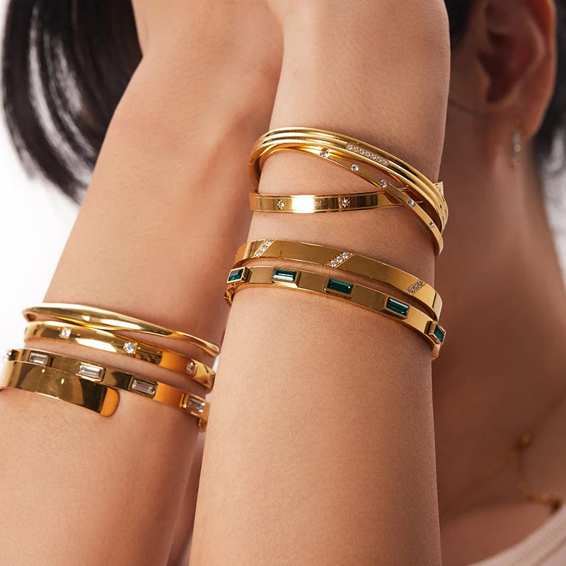 Uworld Simple Statement 18k Gold Color Cuff bracelet Stainless Steel Jewelry Waterproof Opening Cubic Zirconia Bangles For Women