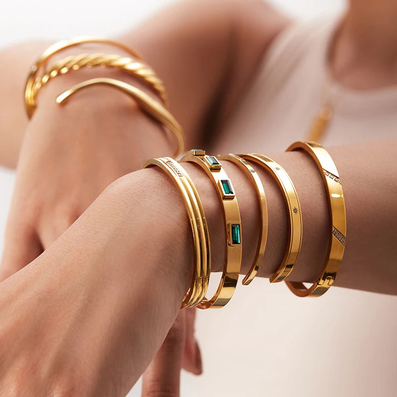Uworld Simple Statement 18k Gold Color Cuff bracelet Stainless Steel Jewelry Waterproof Opening Cubic Zirconia Bangles For Women