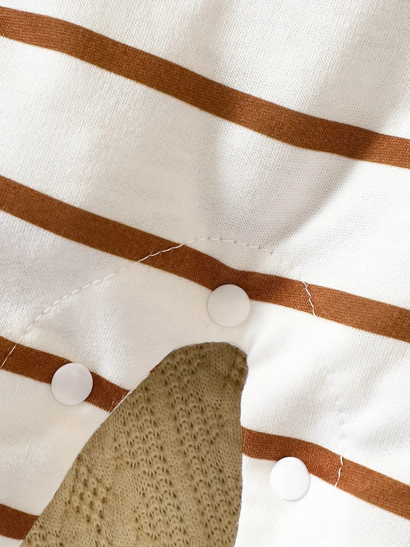 "Korean-Style Baby Romper | Brown & White Striped Onesie with Bear-Holding-Heart Embroidery - 'I Love Mom & Dad' Themed"
